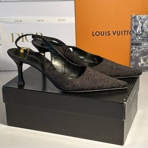 St. John Thalia-Logo Fabric size 9